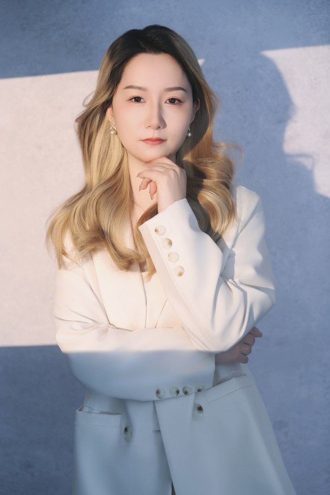 Sharon Cheng, leading manager of World Isle Trade